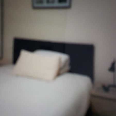 Kings Arms Hotel Farnworth Экстерьер фото